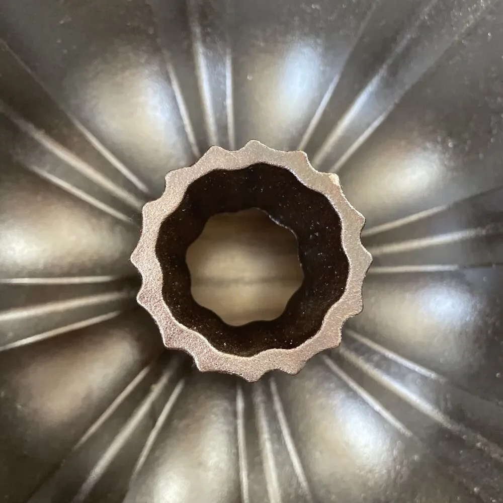 Lodge 1896 Cast Iron Fluted Cake Pan RARE* DISCONTINUED